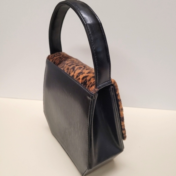 Dainty Animal Print Handbag - Picture 6 of 15